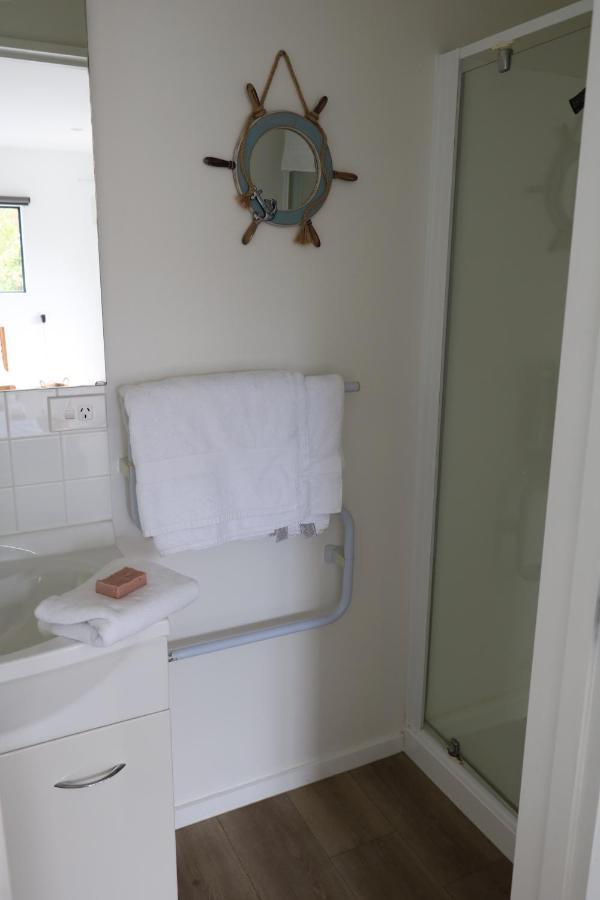 Church Bay Cabin: Sunny, Great Views Apartamento Lyttelton Exterior foto